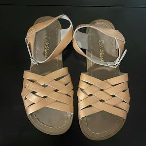 Saltwater sandals rose gold
